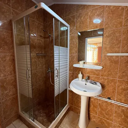 Toro Guest house
