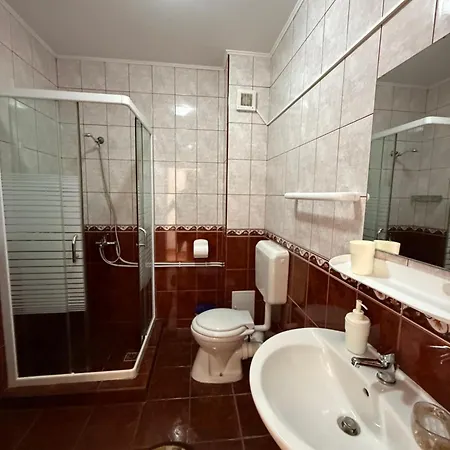 Guest house Toro 3*